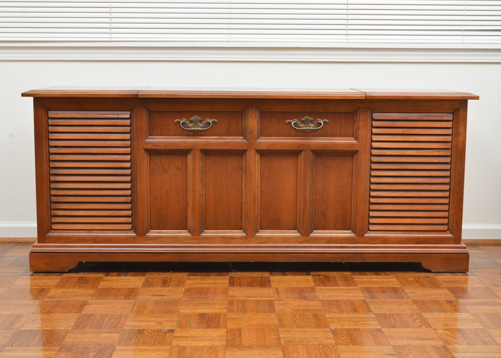 Vintage Stereo Cabinet with Receiver and Turn Table