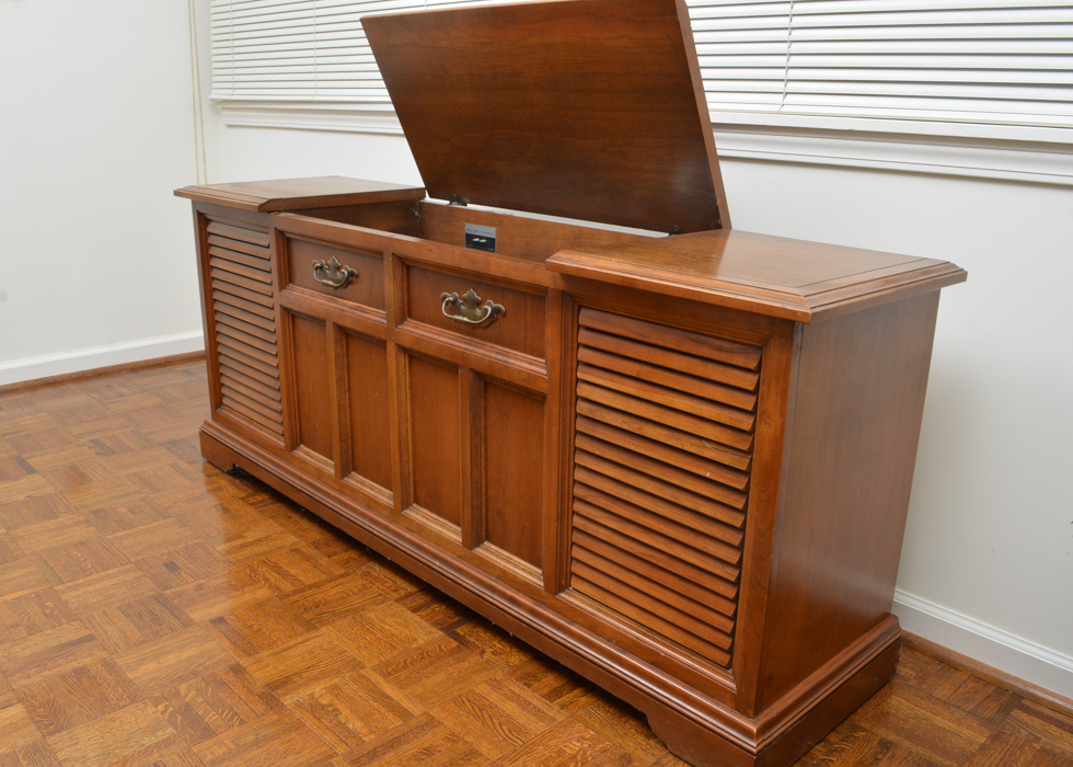 Vintage Stereo Cabinet with Receiver and Turn Table