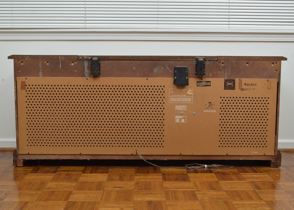 Vintage Stereo Cabinet with Receiver and Turn Table