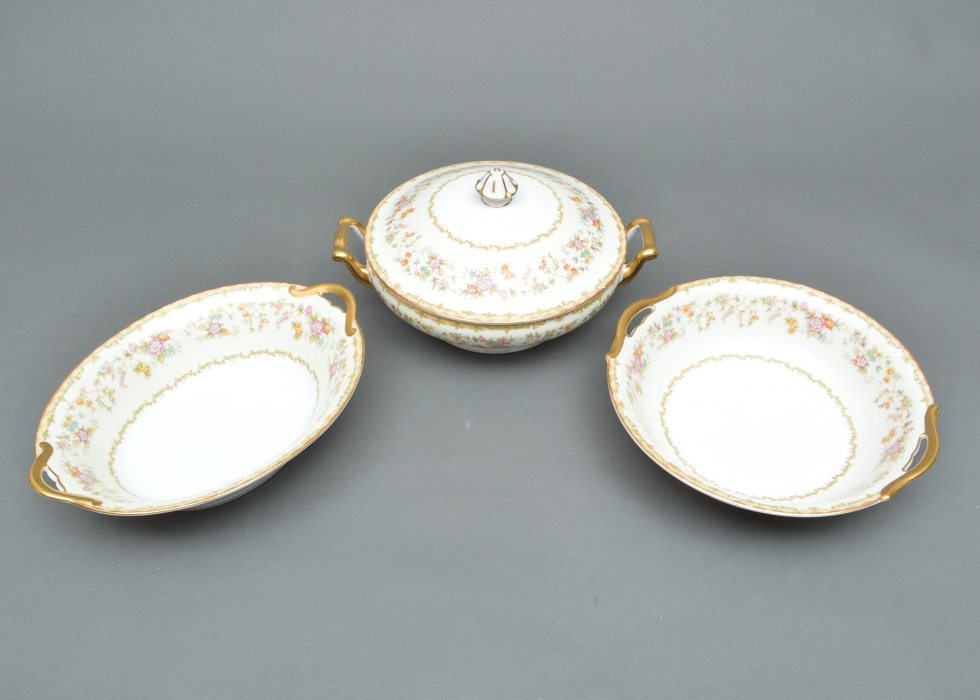 Vintage Noritake M China 12 Place Settings in  Columbine Pattern