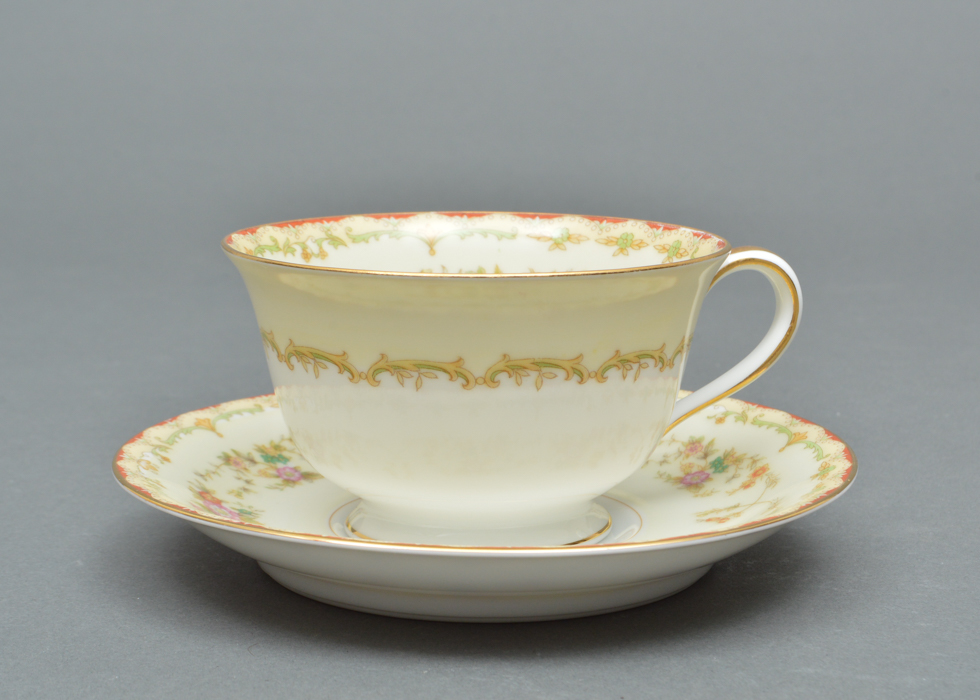 Vintage Noritake M China 12 Place Settings in  Columbine Pattern