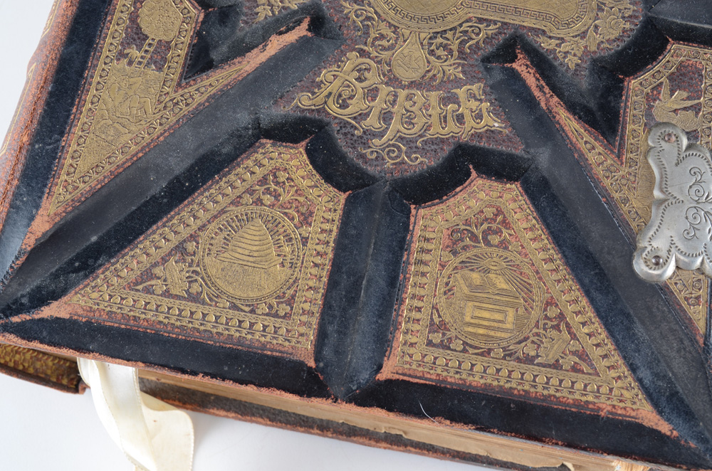 1893 Illustrated and Annotated Bible