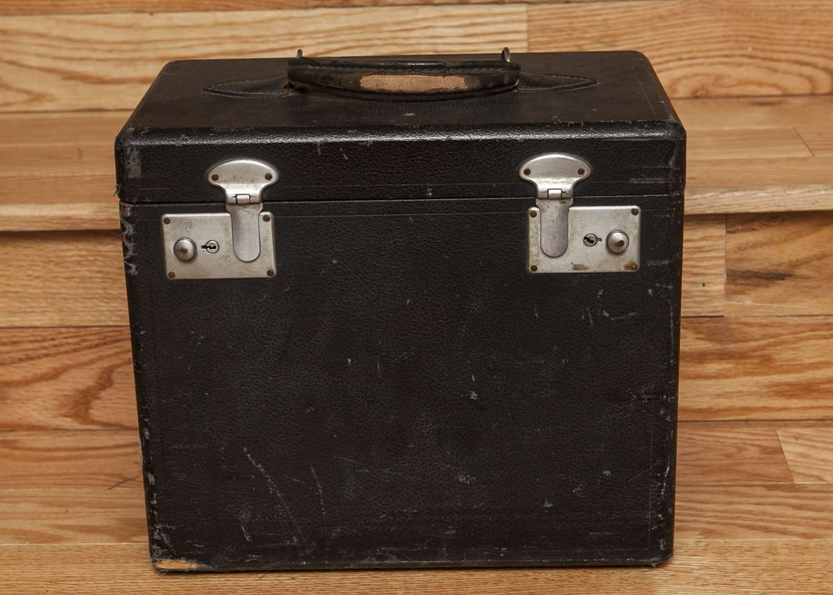 1950s Singer Featherweight Sewing Machine and Sewing Basket