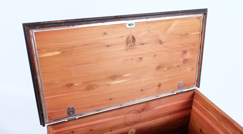 Lane Colonial Style Cedar Chest