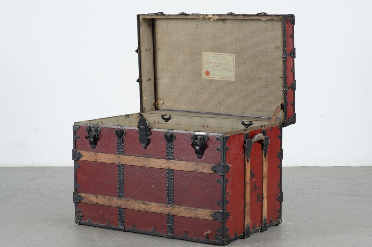 B.B.&B. Antique Steamer Trunk | EBTH