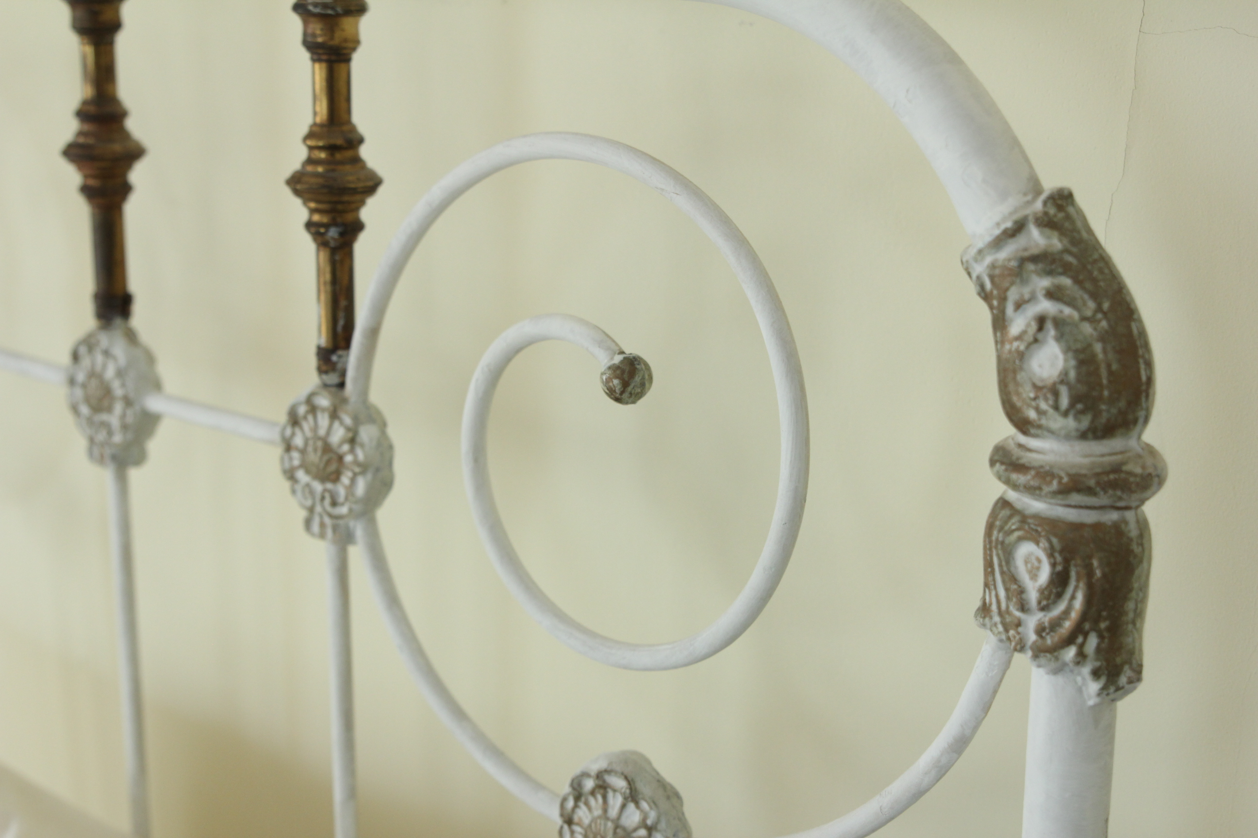 Antique Iron and Brass Trundle Bed