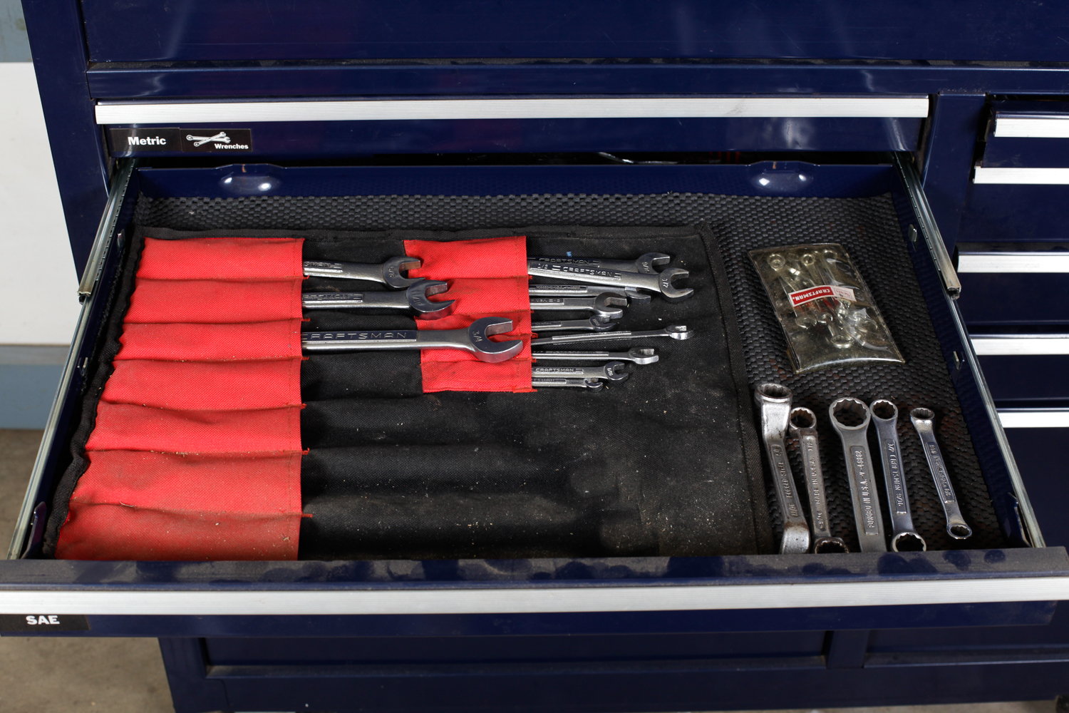 Craftsman Griplatch Combination Tool Chest with Cover and Tools