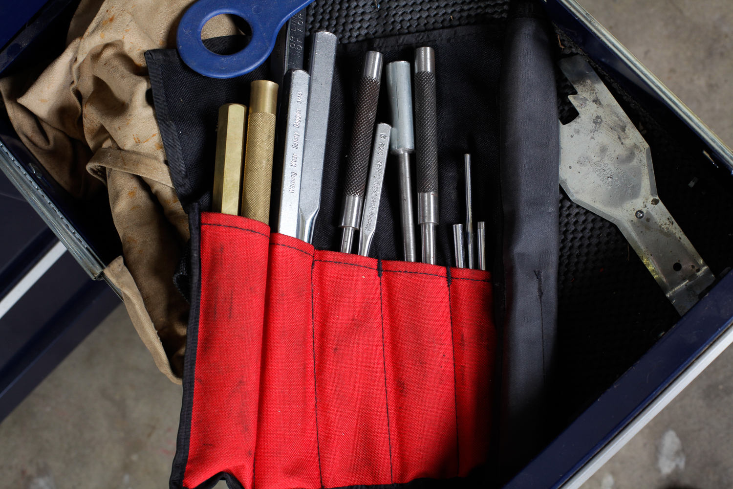 Craftsman Griplatch Combination Tool Chest with Cover and Tools