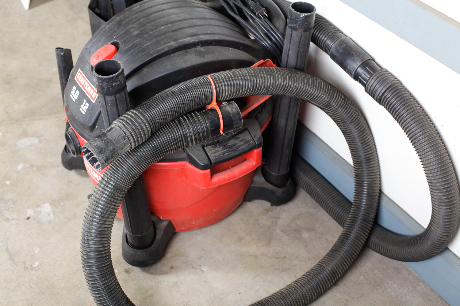 Craftsman 12 Gallon Wet/Dry Vacuum with Attachments