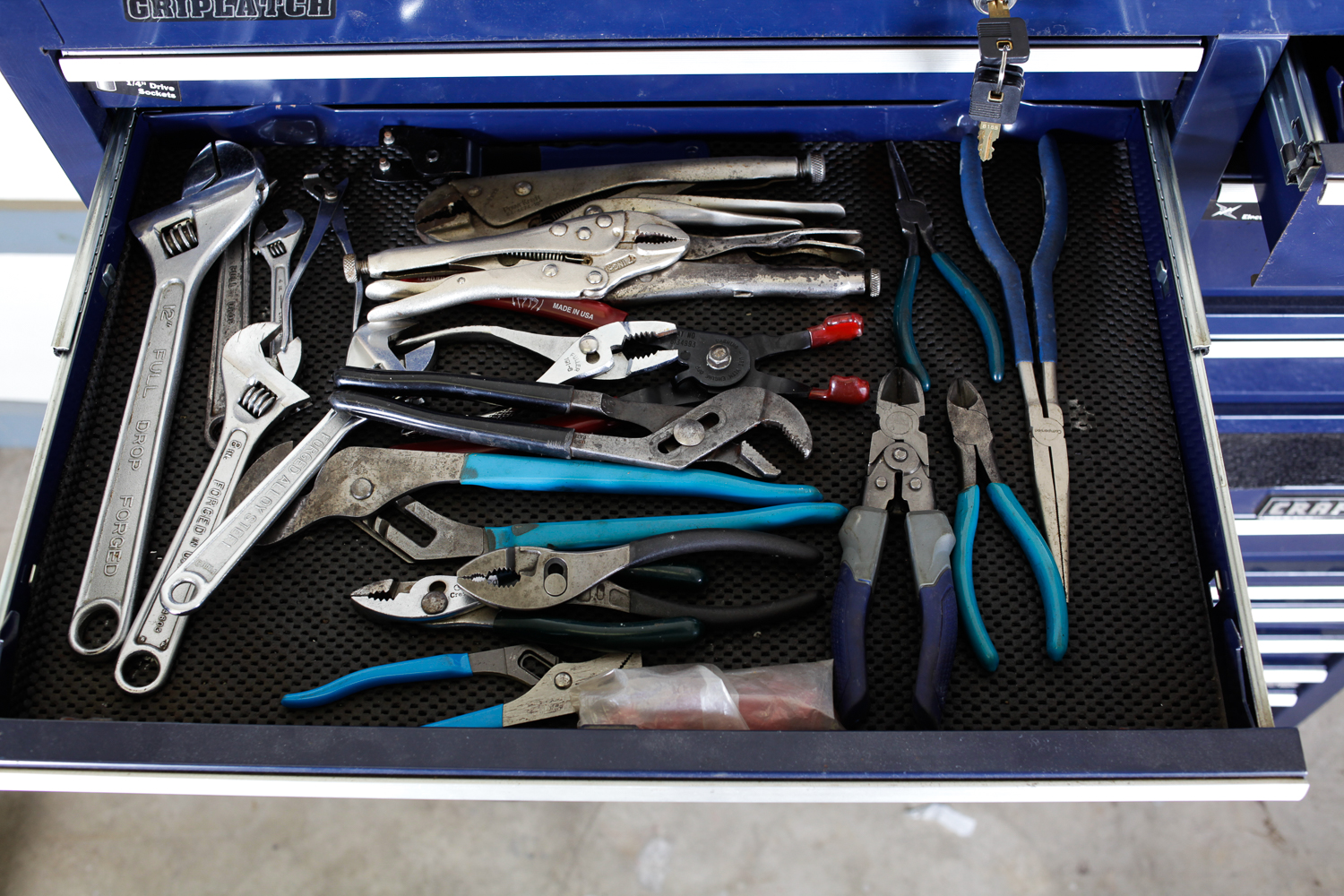 Craftsman Griplatch Combination Tool Chest with Cover and Tools