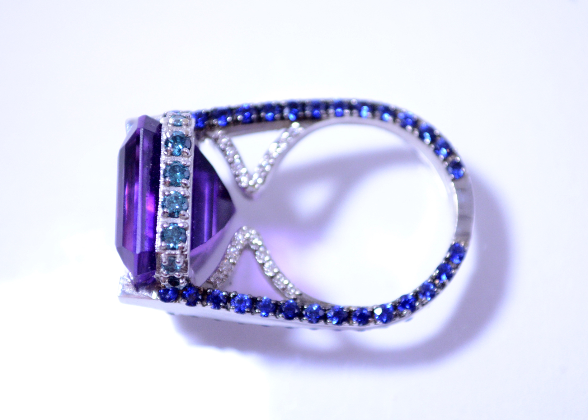 18K White Gold Amethyst and Diamond Ring