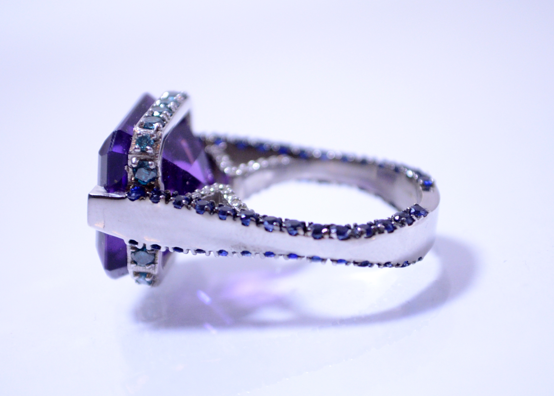 18K White Gold Amethyst and Diamond Ring