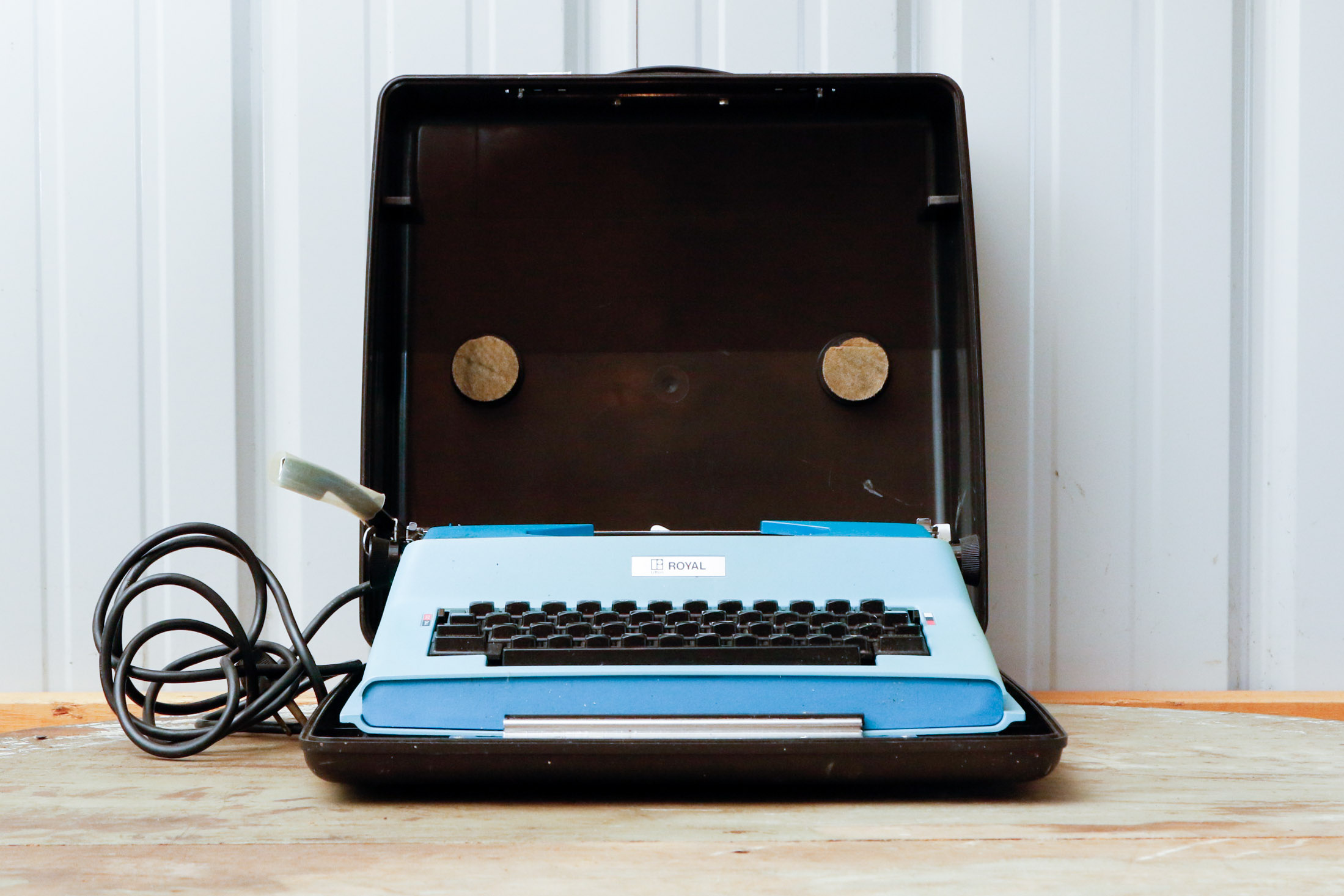 Vintage Royal Apollo 12-GT Typewriter