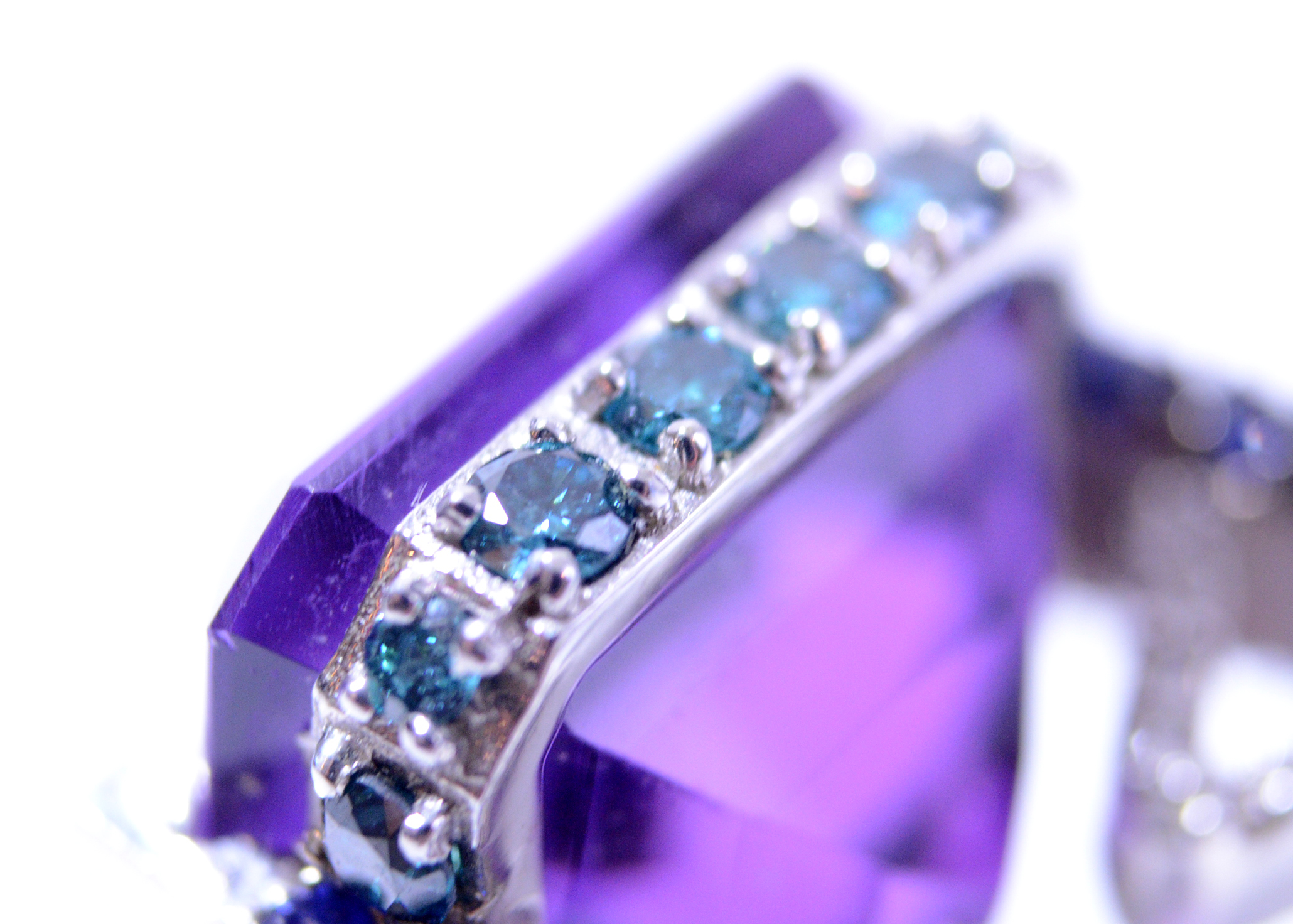 18K White Gold Amethyst and Diamond Ring