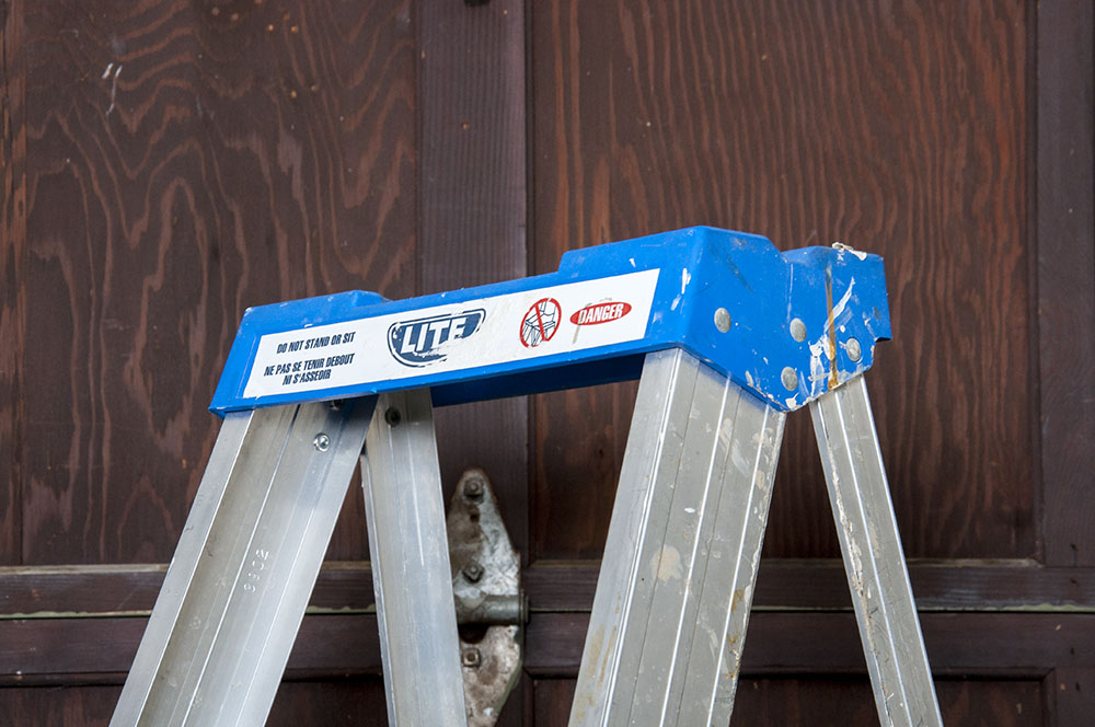 Lite 5 Ft . Step Ladder