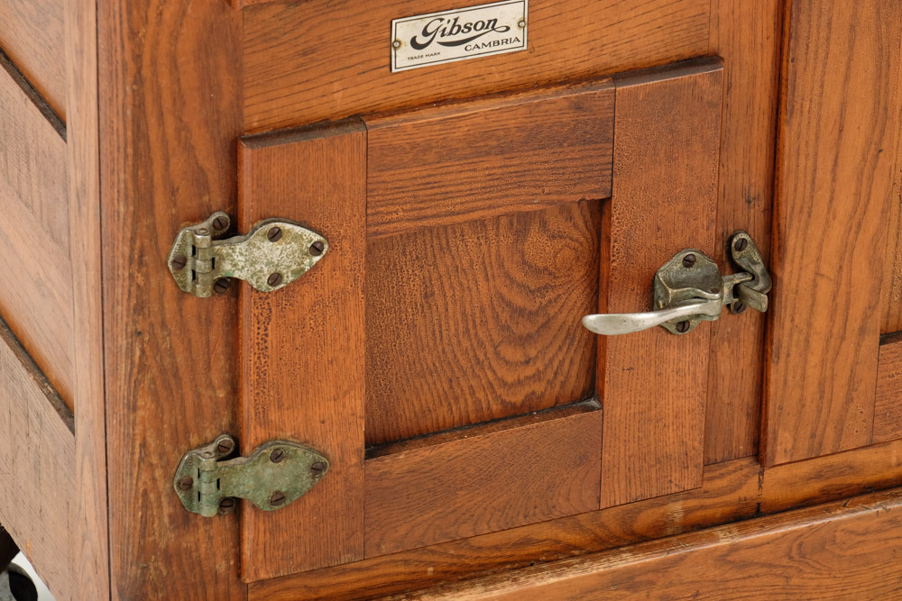 Gibson Cambria Oak Ice Box