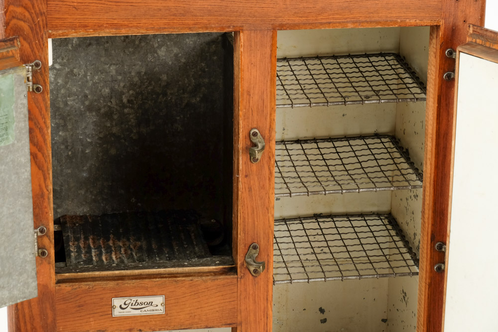 Gibson Cambria Oak Ice Box