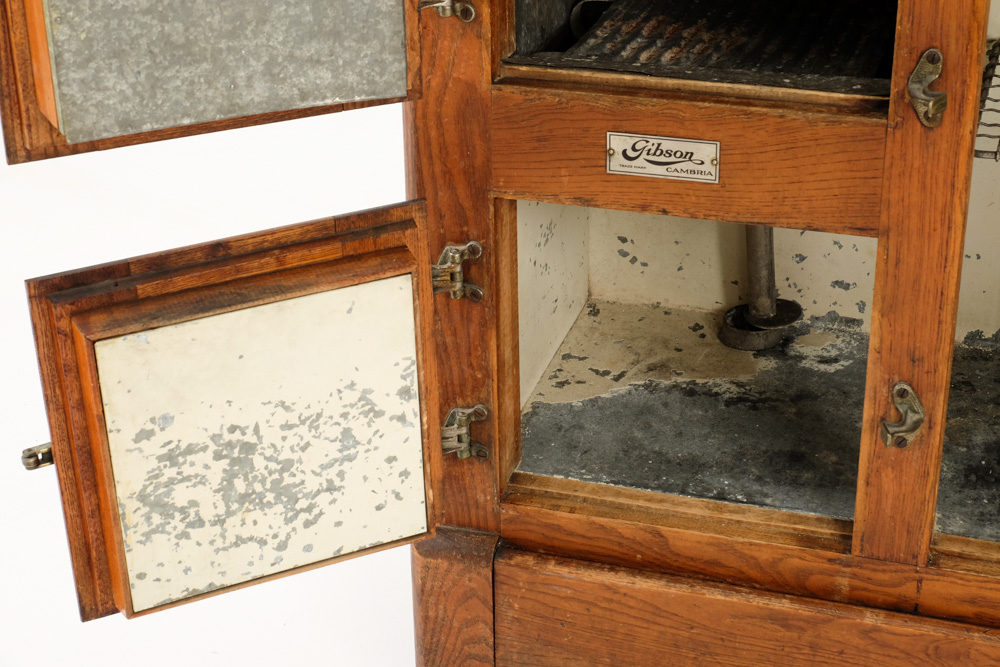 Gibson Cambria Oak Ice Box