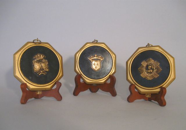 Vintage Wall Decor in Black and Gold Tone