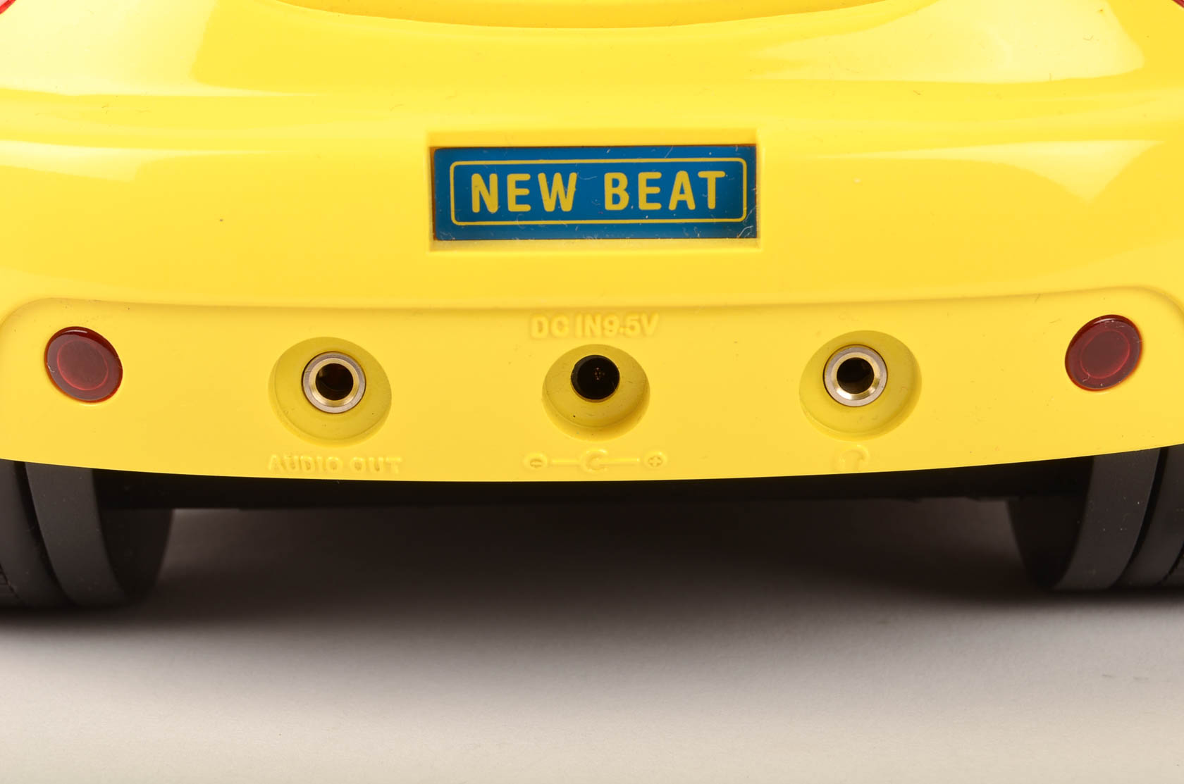 Sharper Image VW Beetle CD Player and Tuner