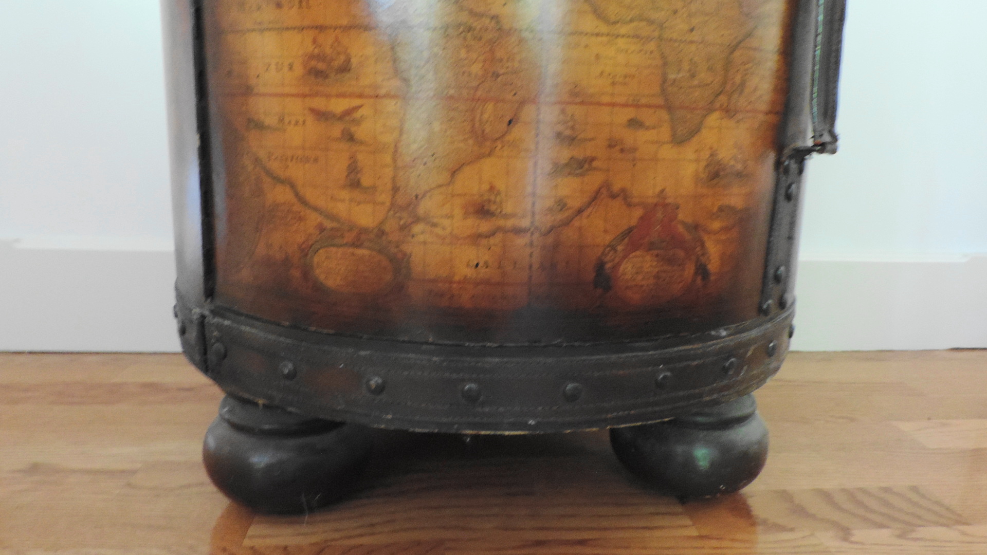 Barrel Style Side Table With Storage