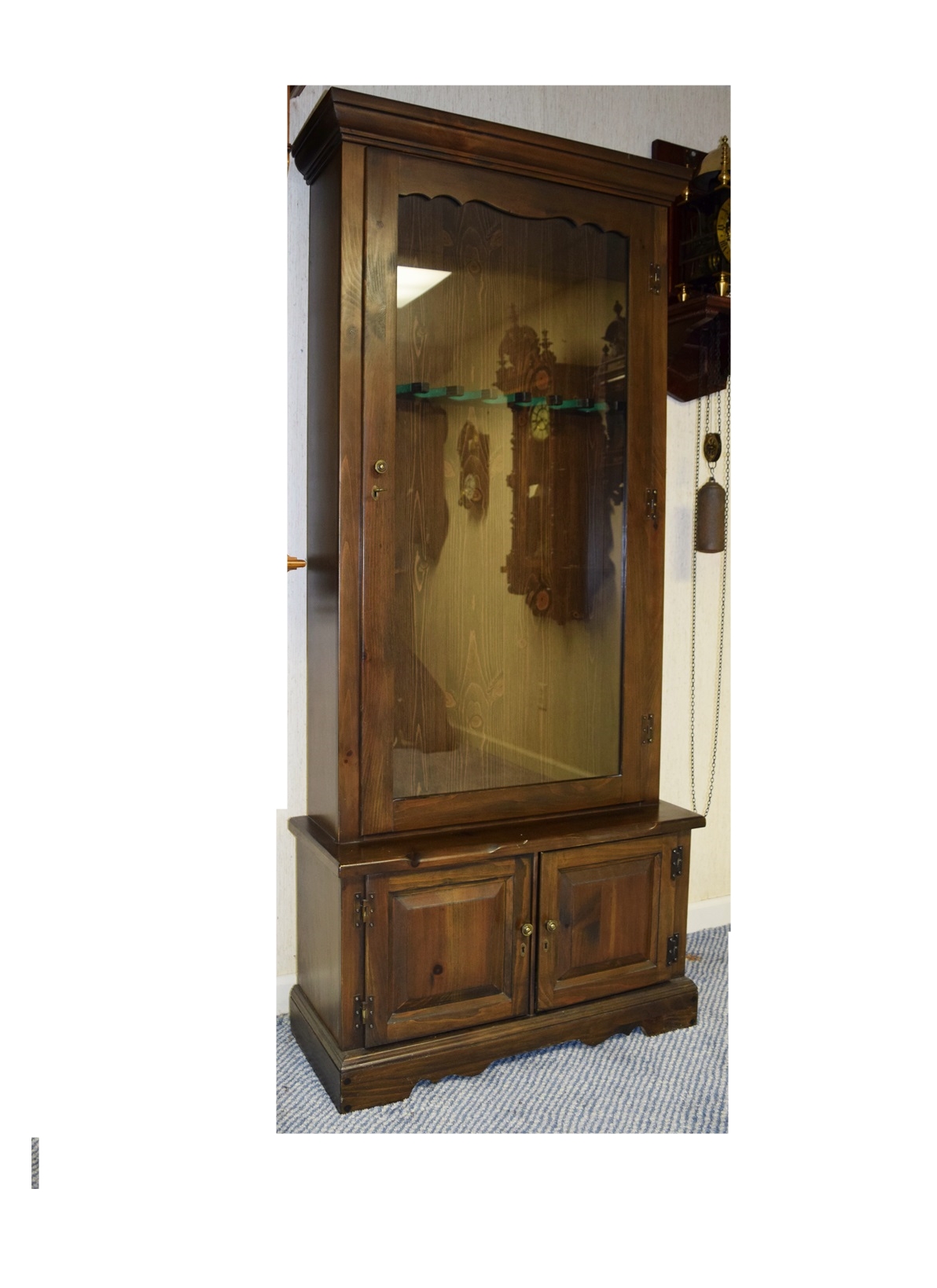 Glass Gun Display Case with Lockable Door