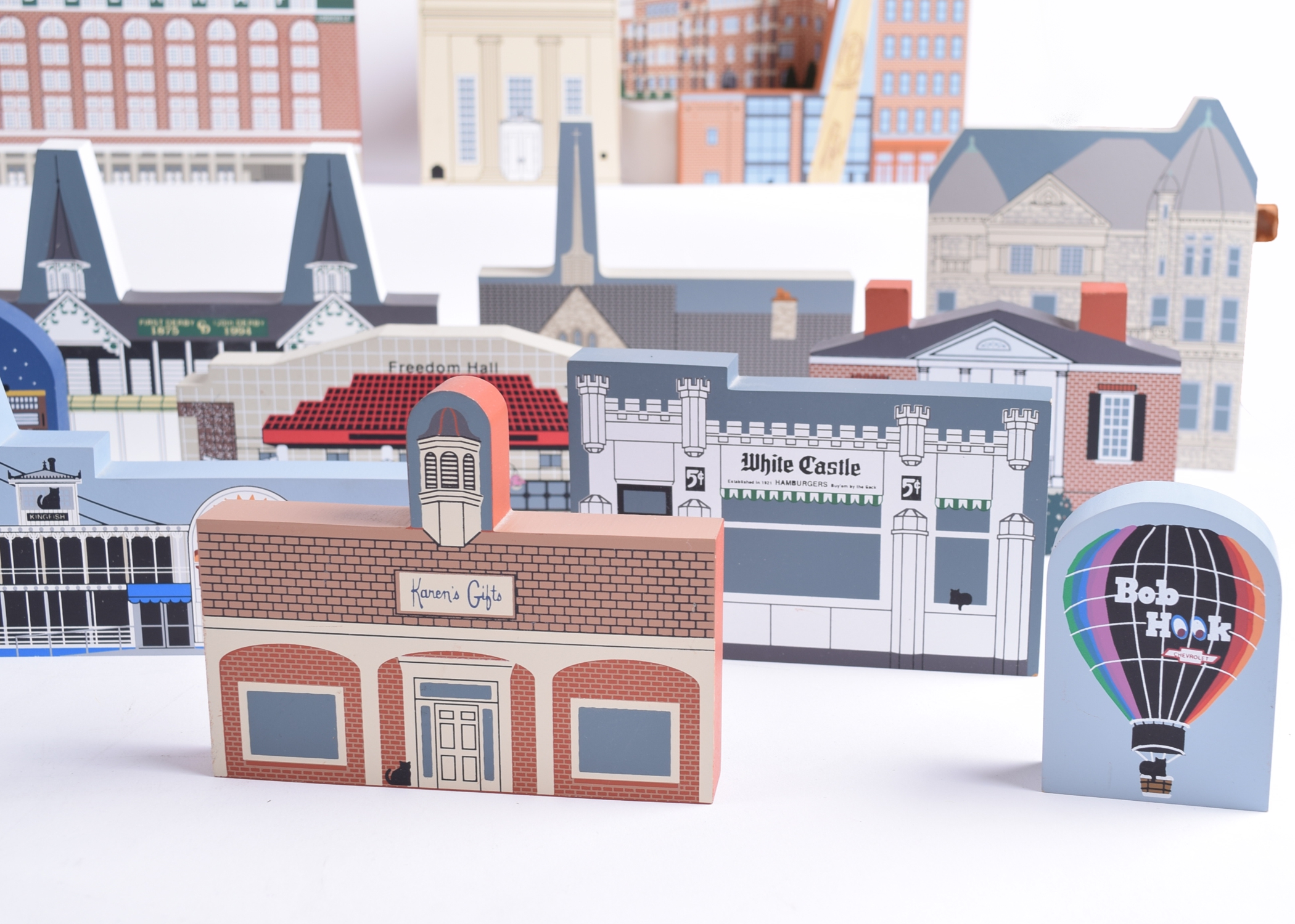 Vintage Louisville Cat's Meow Village