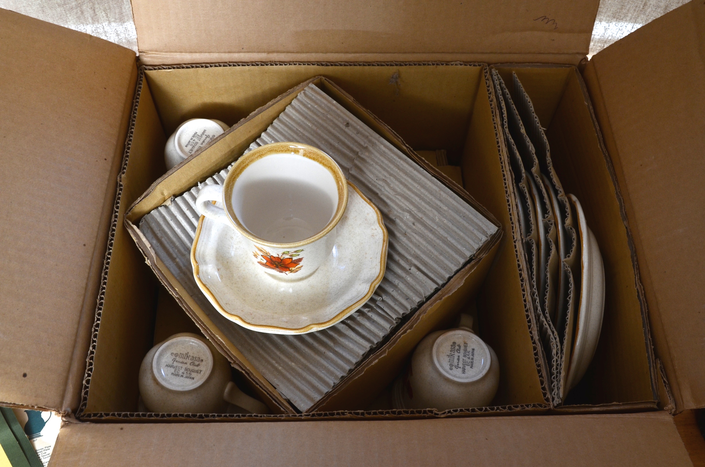 Mikasa Harvest Dining Set