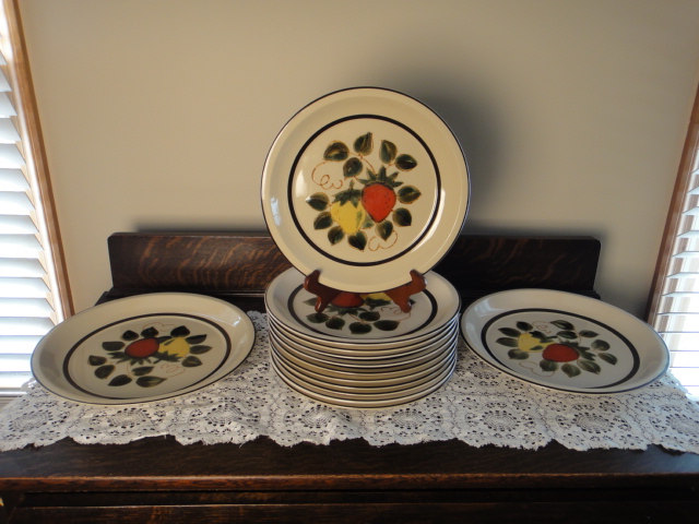 Vintage Sears #4112 Strawberry Plates