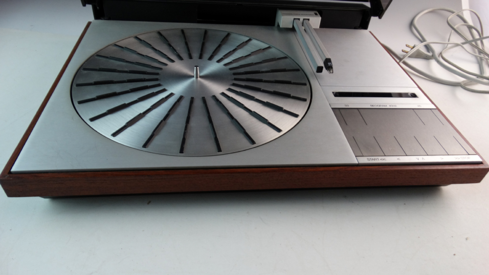 Bang & Olufsen Denmark Turntable Beogram 4002