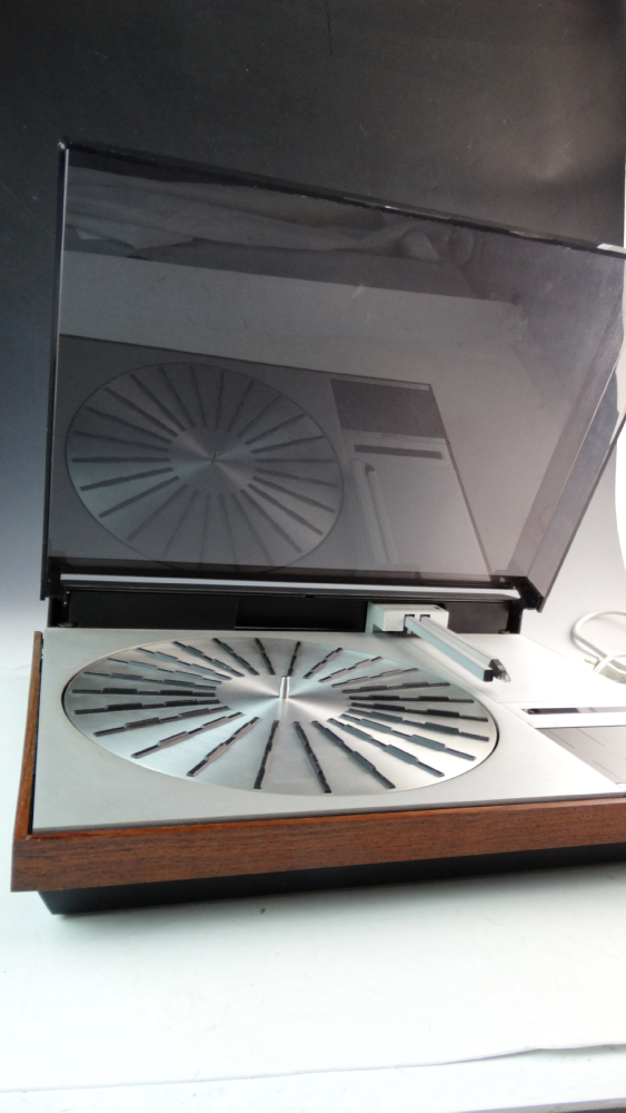 Bang & Olufsen Denmark Turntable Beogram 4002