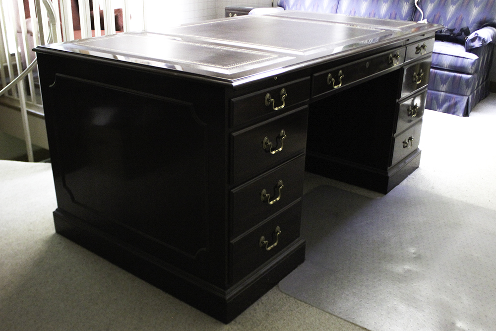 Ethan Allen Georgian Court Leather Top Executive Desk