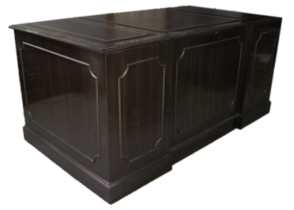 Ethan Allen Georgian Court Leather Top Executive Desk