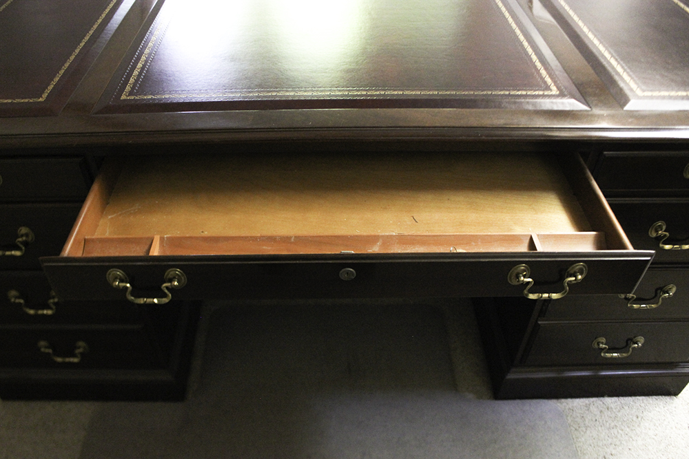 Ethan Allen Georgian Court Leather Top Executive Desk