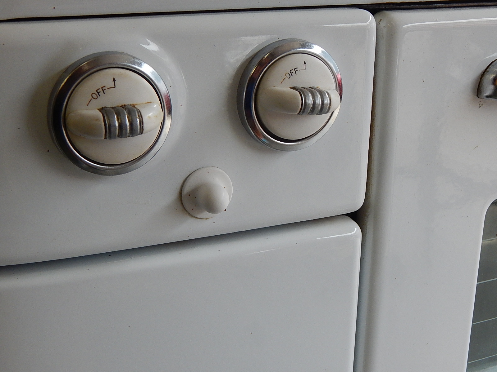 1952 Tappan White Porcelain Stove