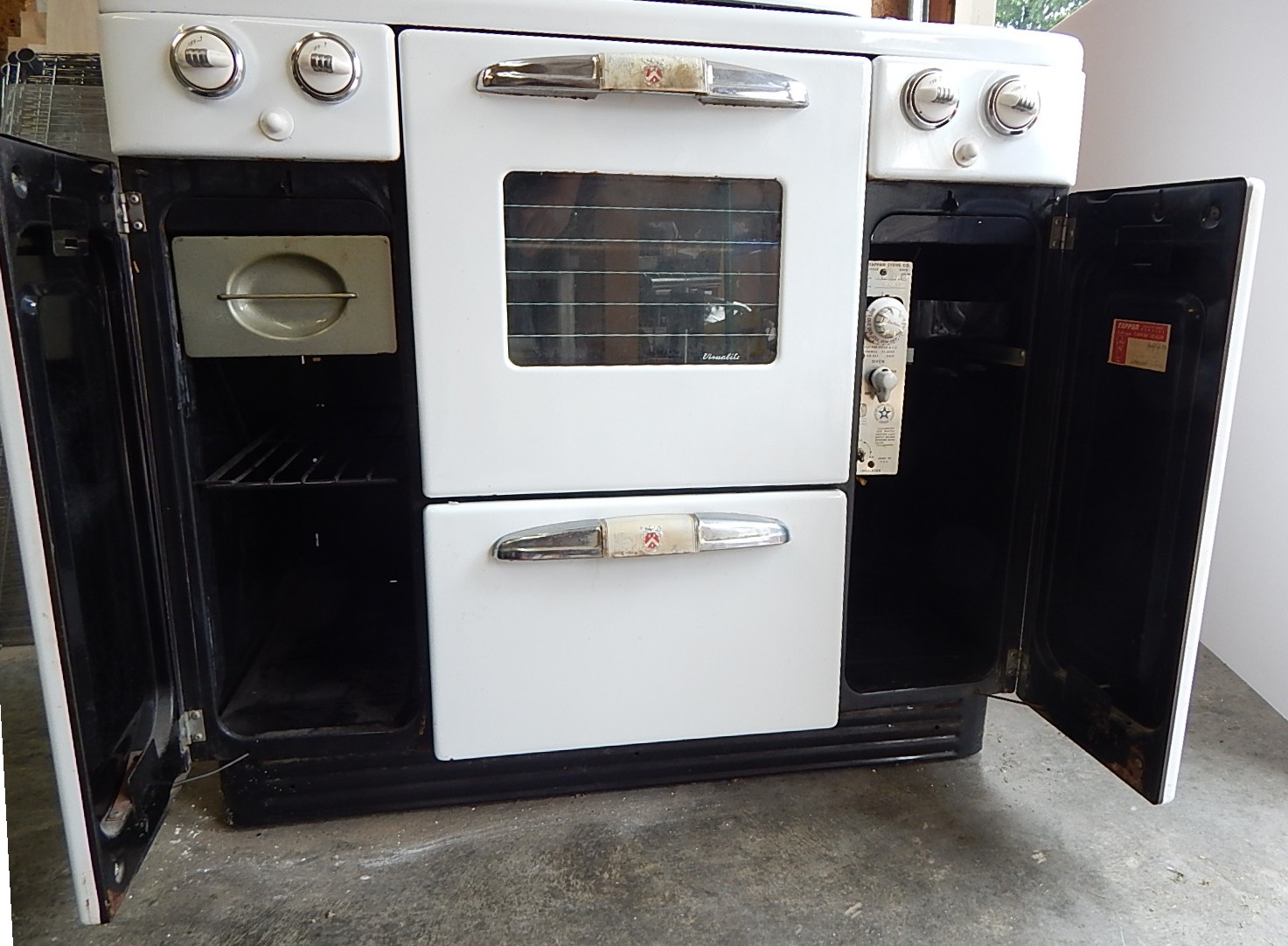 1952 Tappan White Porcelain Stove
