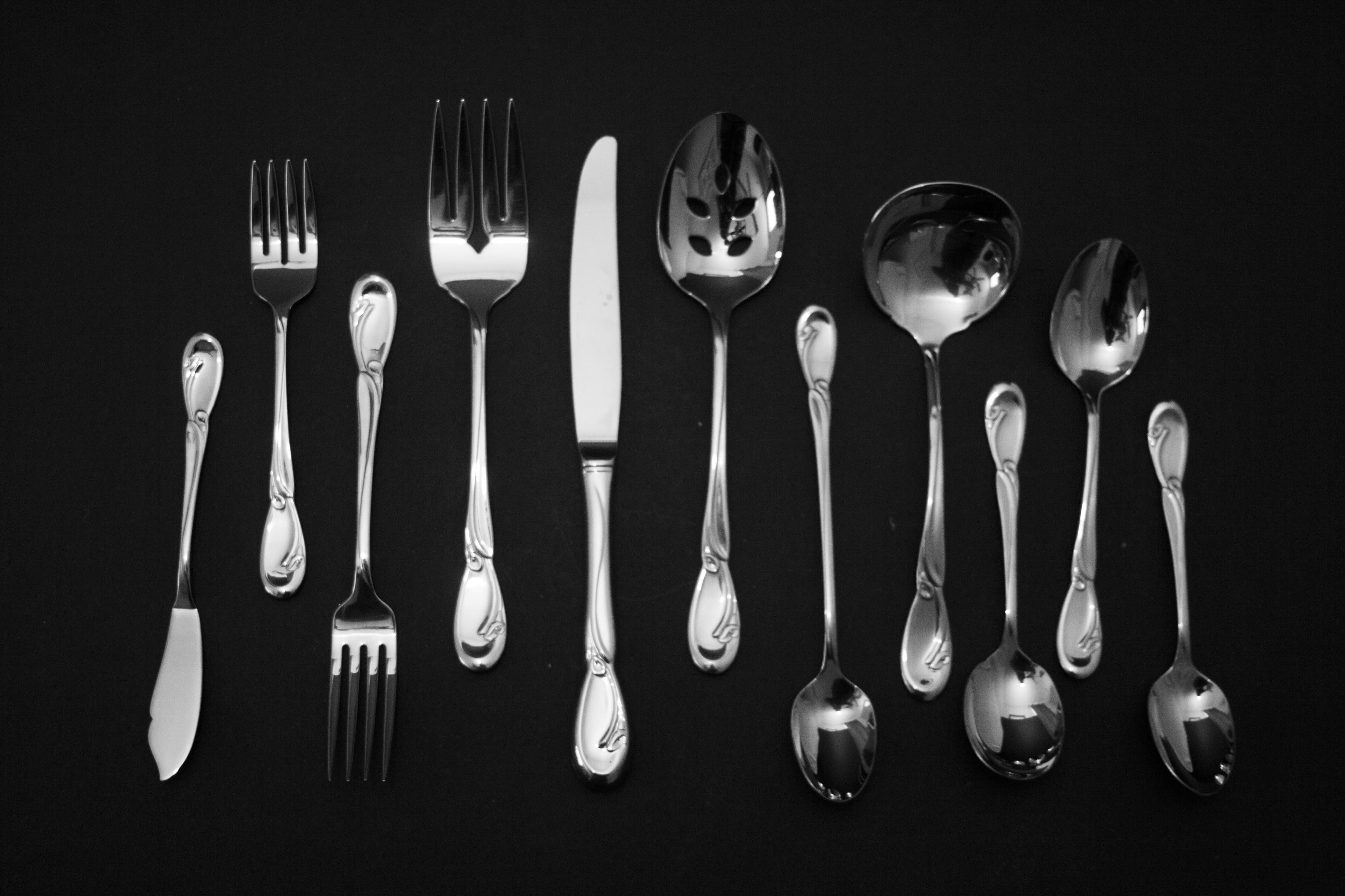 Mikasa Calla Lily China and Oneida Flatware