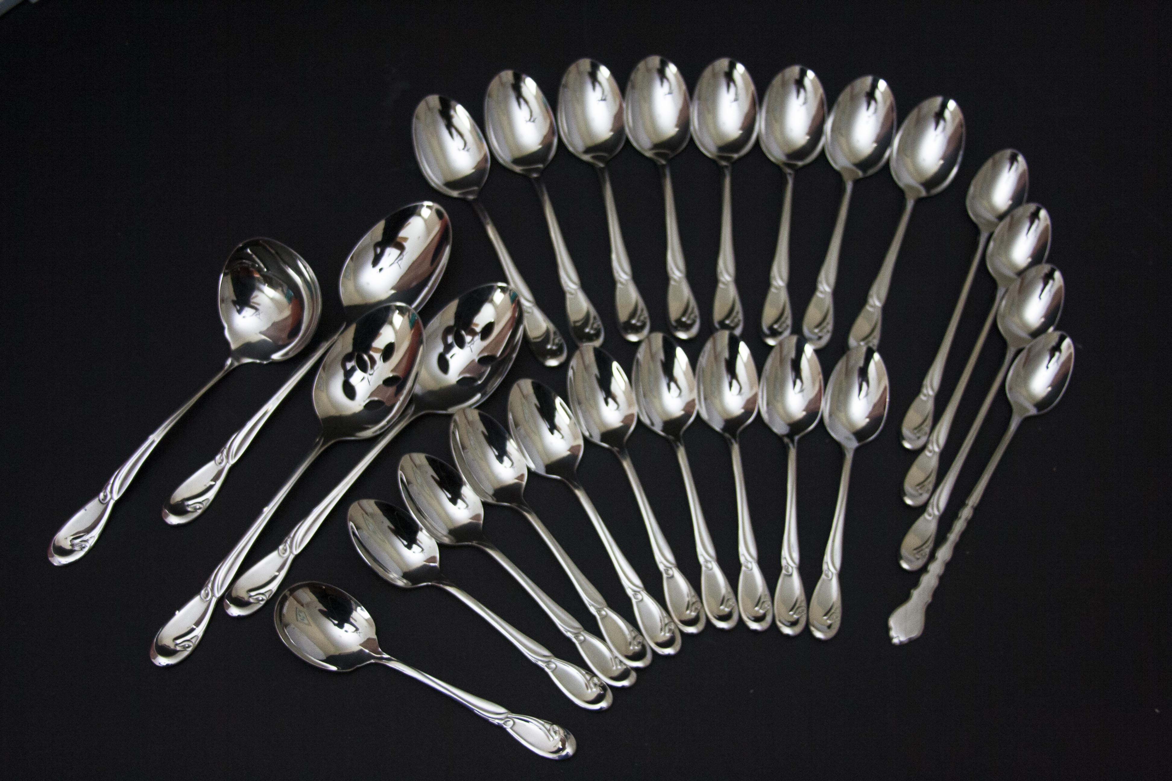 Mikasa Calla Lily China and Oneida Flatware