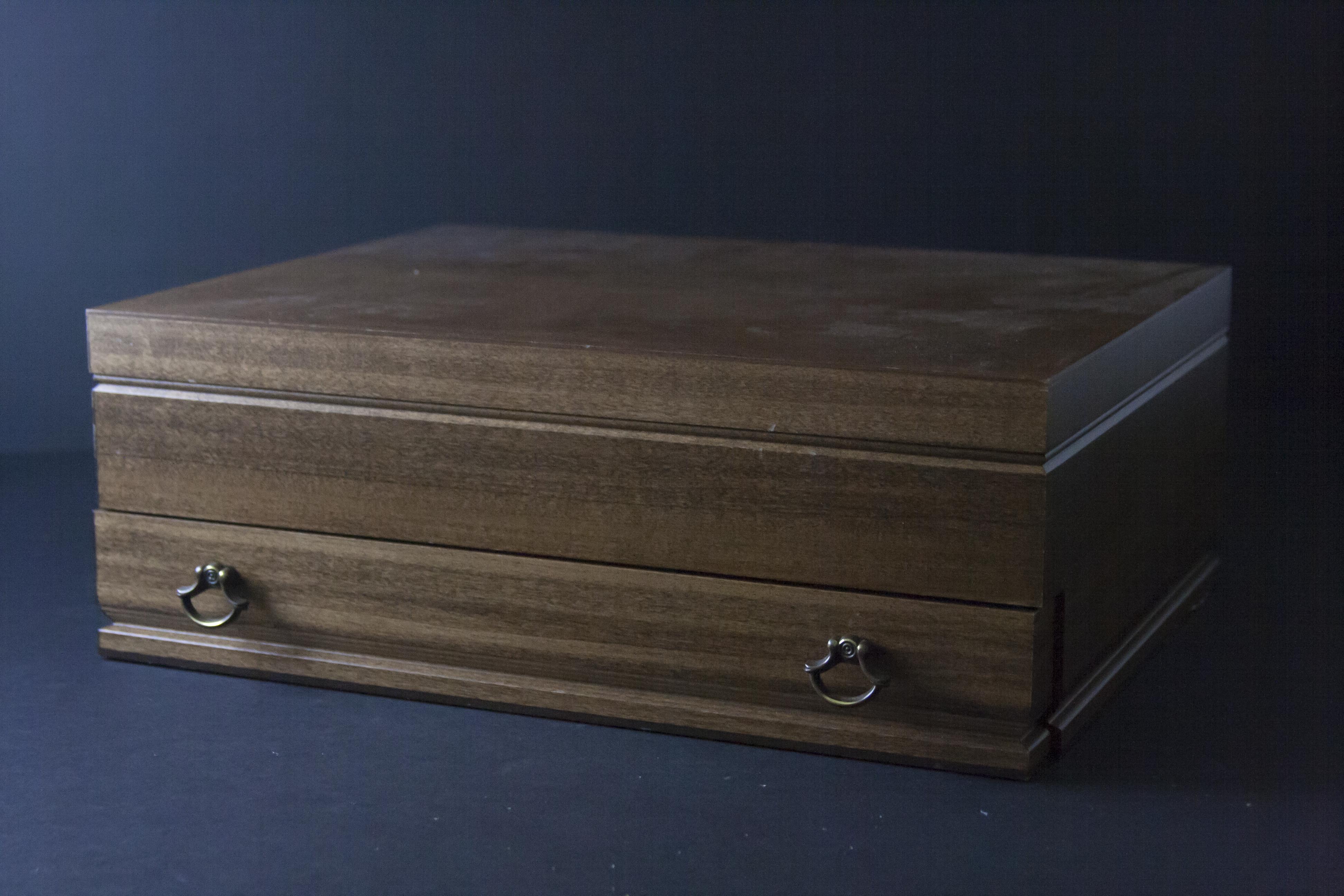 Mikasa Calla Lily China and Oneida Flatware