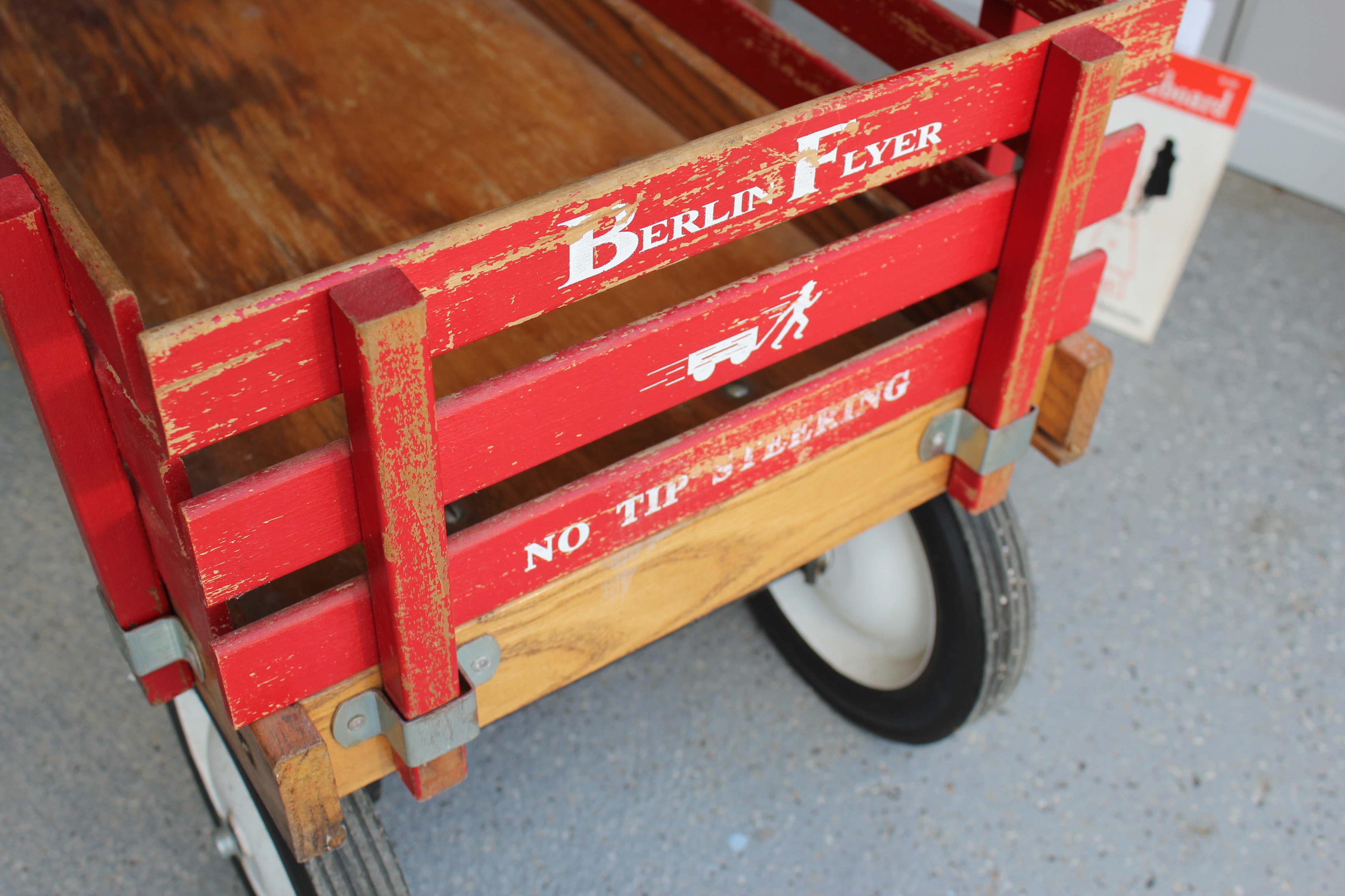 Berlin Flyer Amish Made Wagon