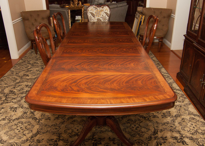 Thomasville Kent Park Dining Room Set