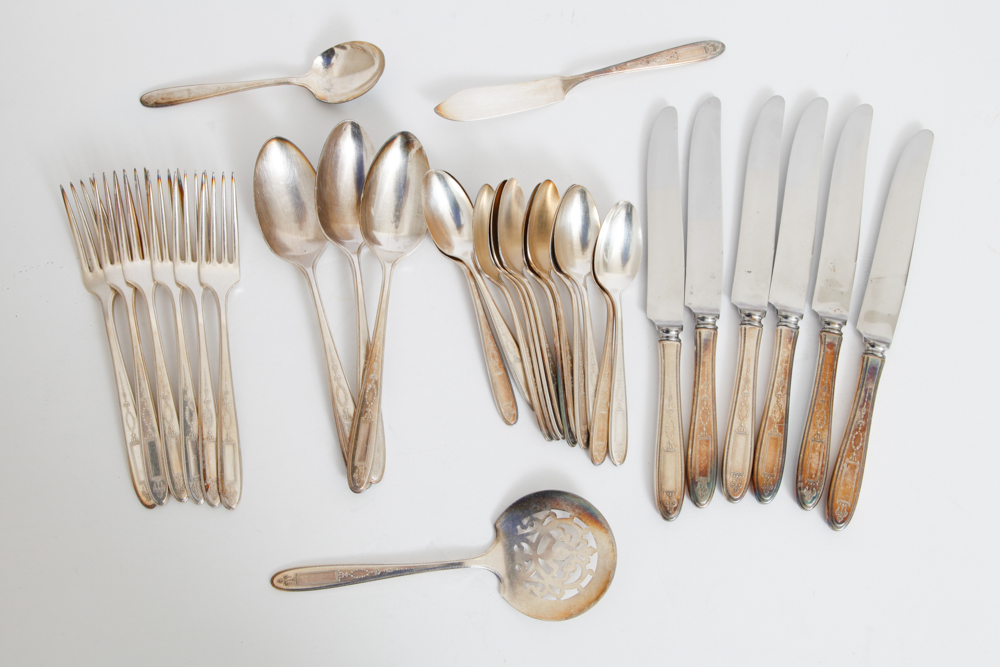 Oneida Community "Grosvenor" Silver Plate Flatware