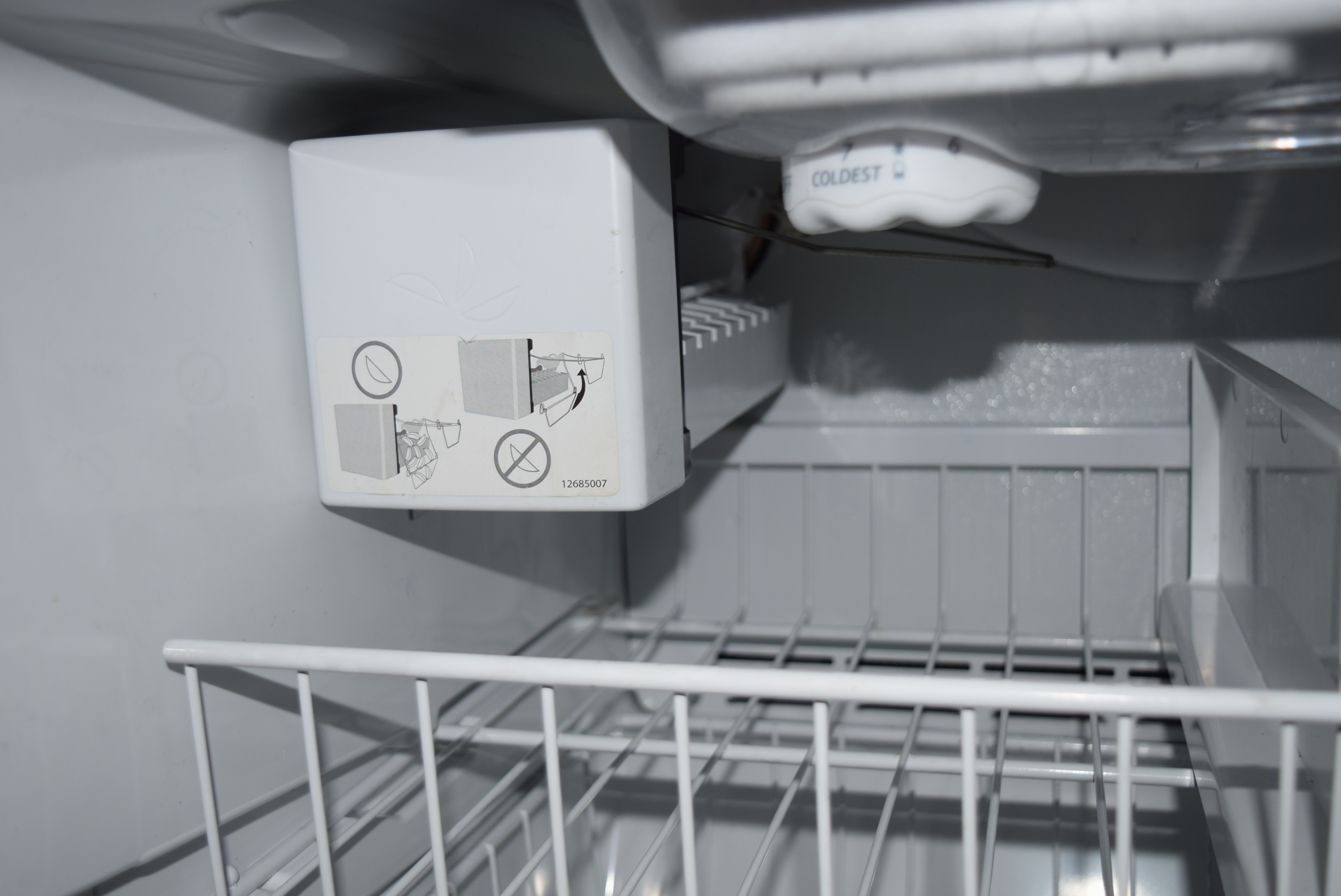 Maytag Performa 19 cu ft Refrigerator With Bottom Freezer