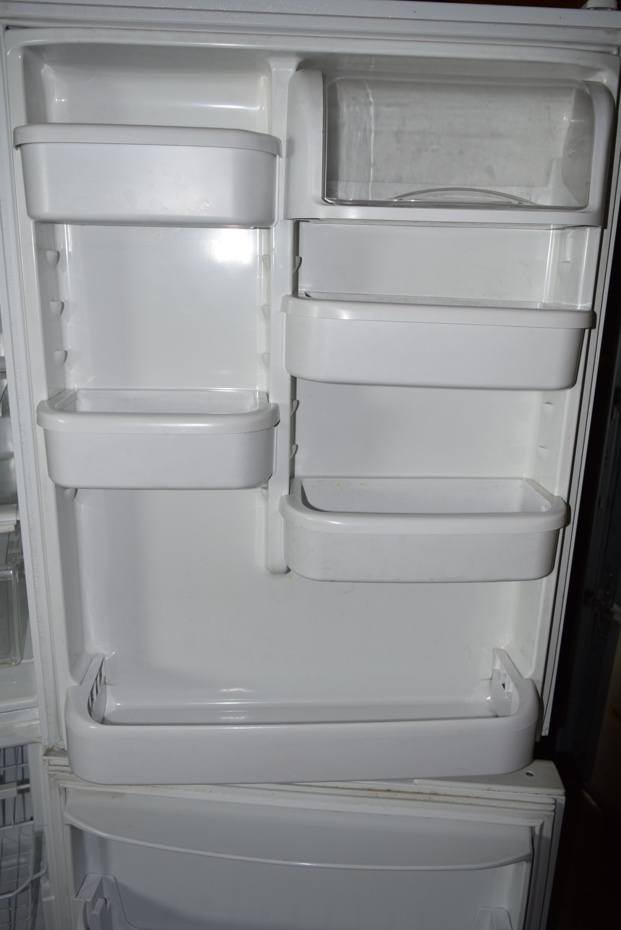 Maytag Performa 19 cu ft Refrigerator With Bottom Freezer