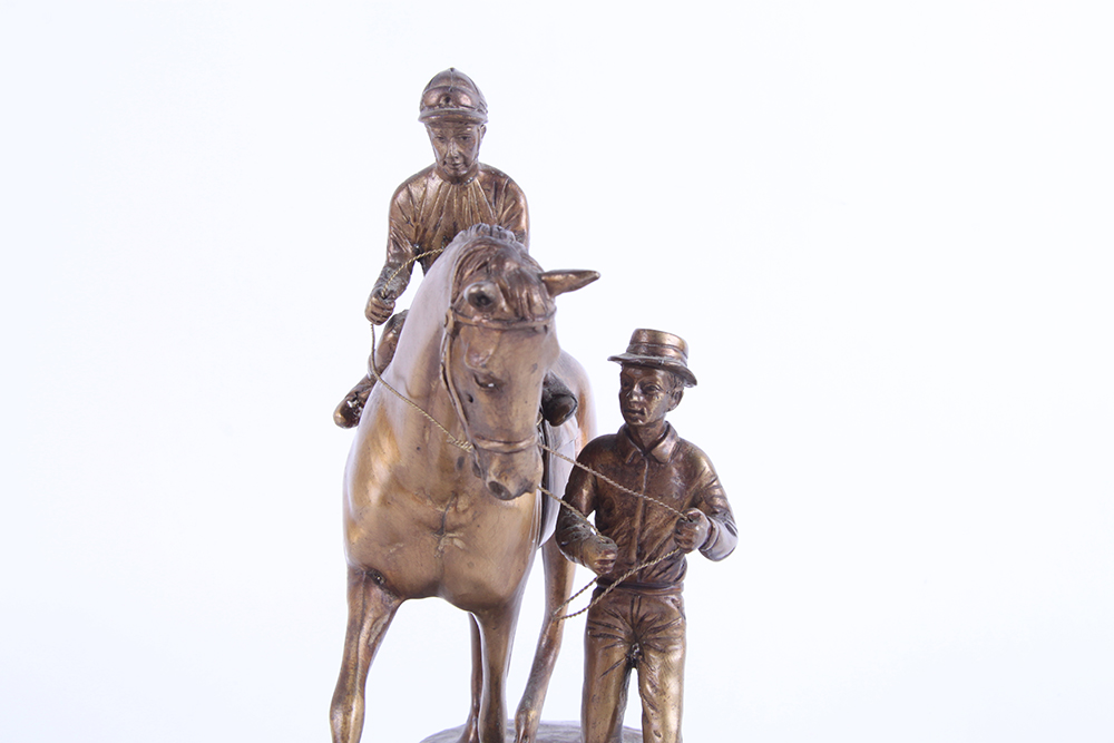 "Delaware Park" Thoroughbred Horse Statue in Bronze on Marble