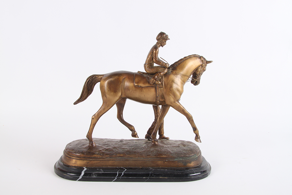 "Delaware Park" Thoroughbred Horse Statue in Bronze on Marble