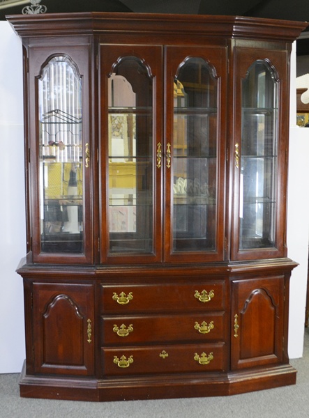 Sumter Cabinet Company Illuminated China Cabinet