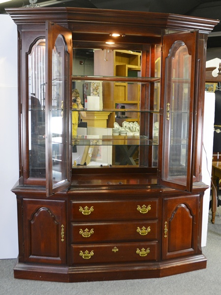 Sumter Cabinet Company Illuminated China Cabinet
