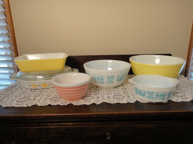 Vintage Pyrex Group