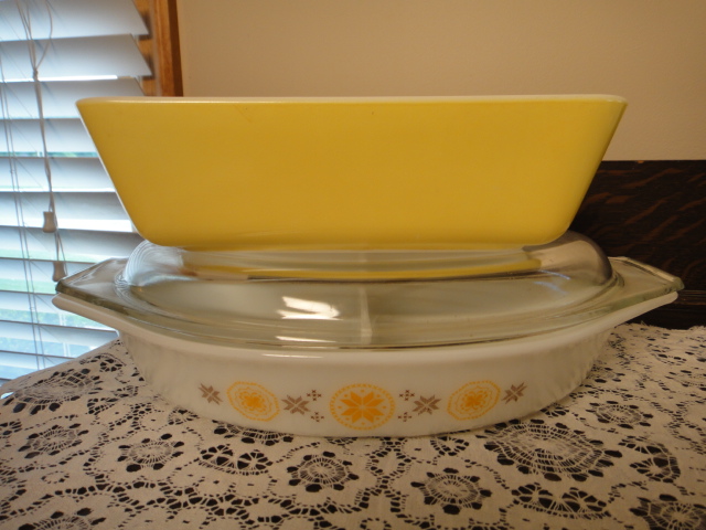 Vintage Pyrex Group
